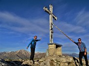 07 Alla croce di vetta di Cima Croce (1975 m)